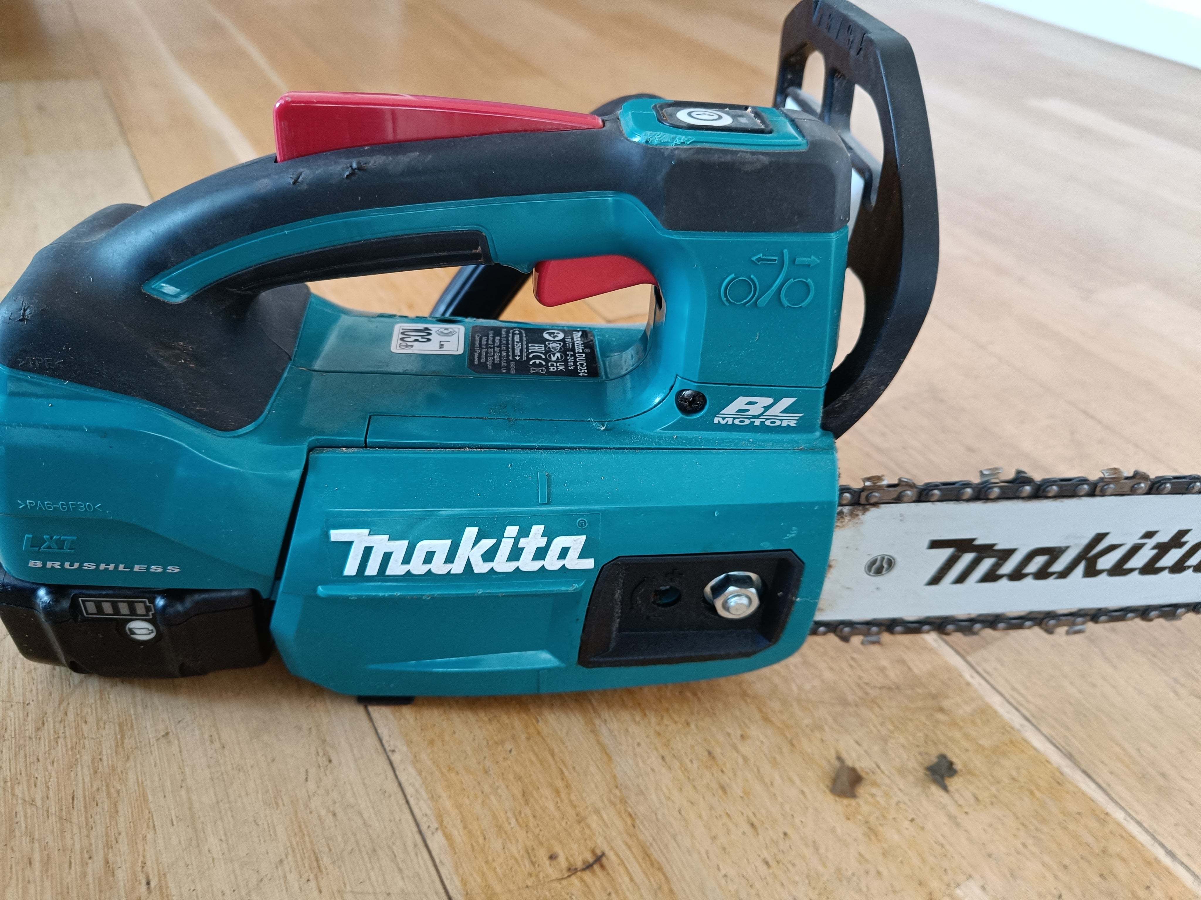 Makita kædesav